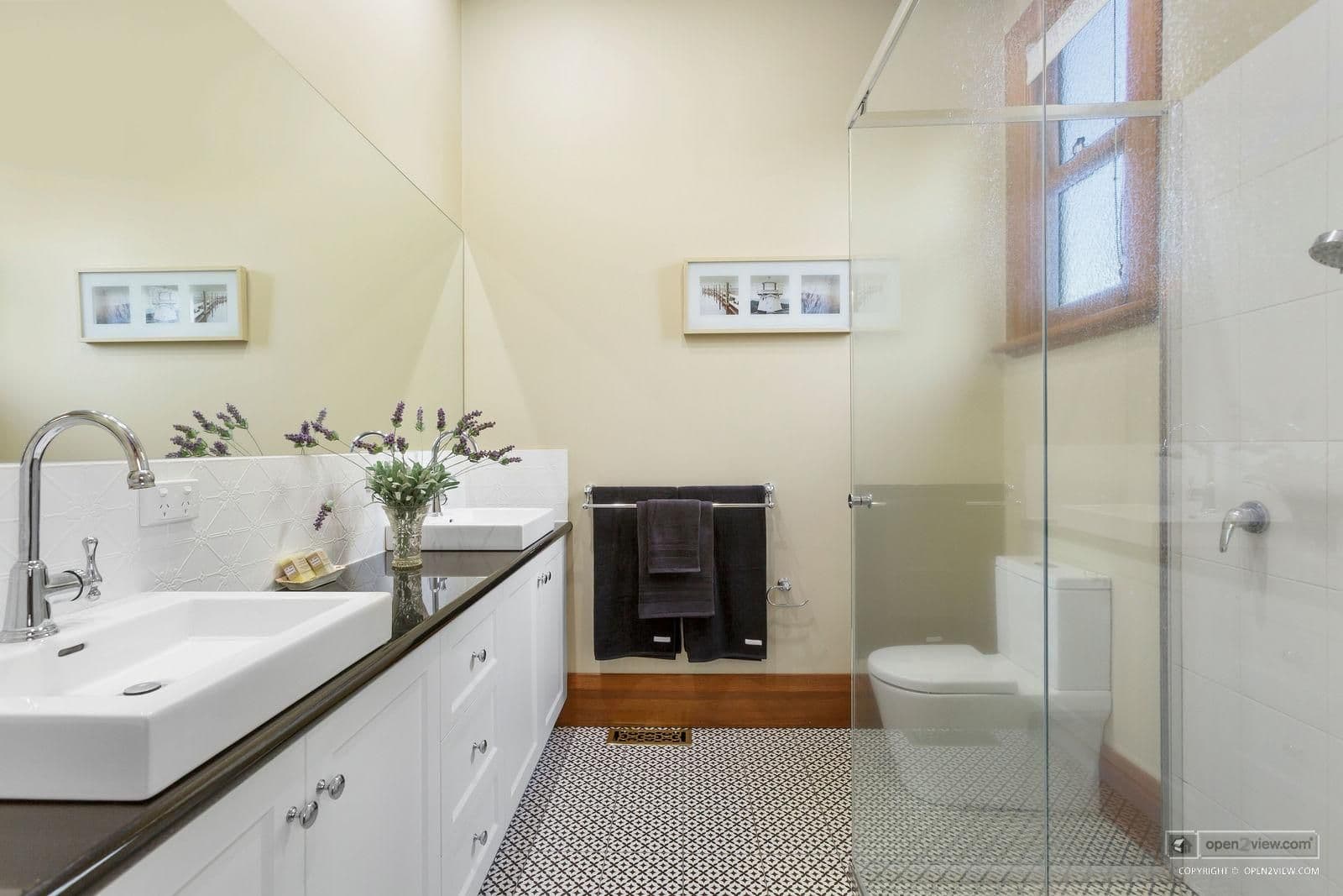 49 Dennis Street, Colac VIC 3250, Colac - Thumbnail 6