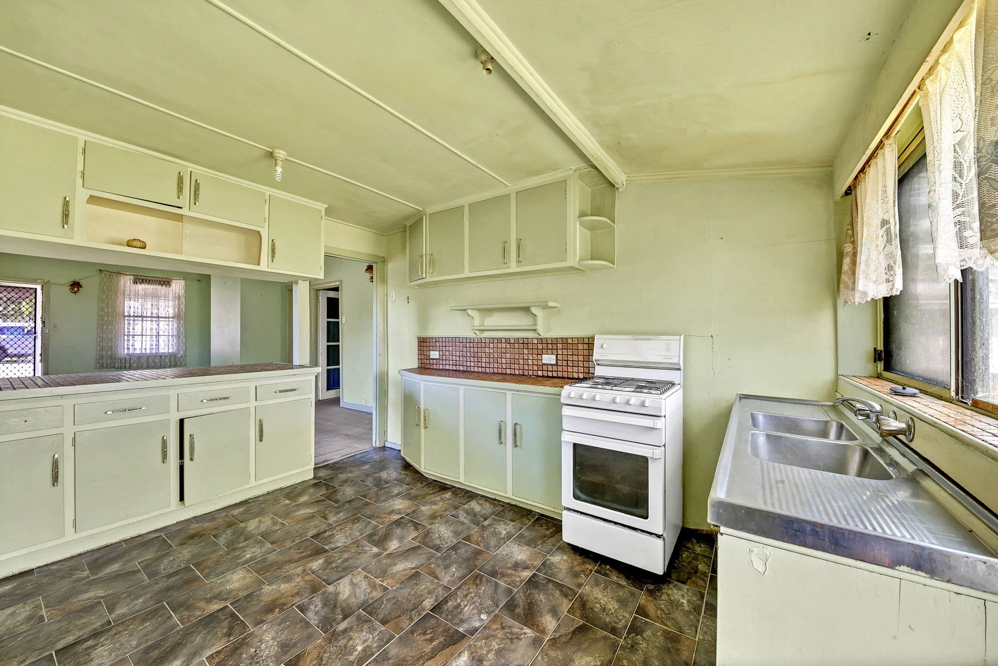 50 Mundy Street, Geelong VIC 3220, Geelong - Thumbnail 2