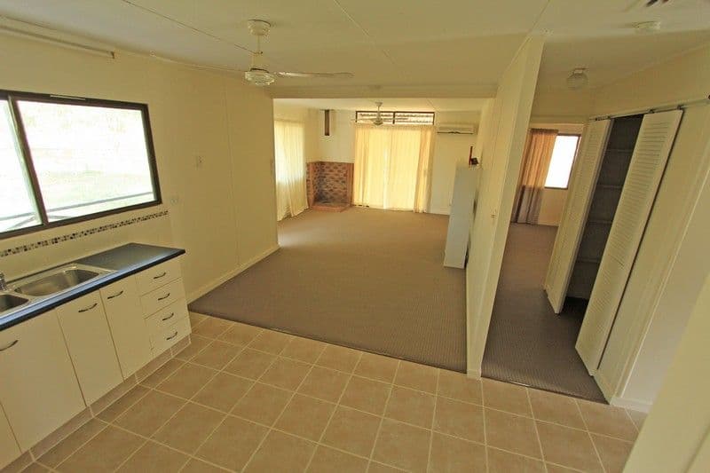351 Clifton Drive, NORTH MACLEAN QLD 4280, North Maclean - Thumbnail 4