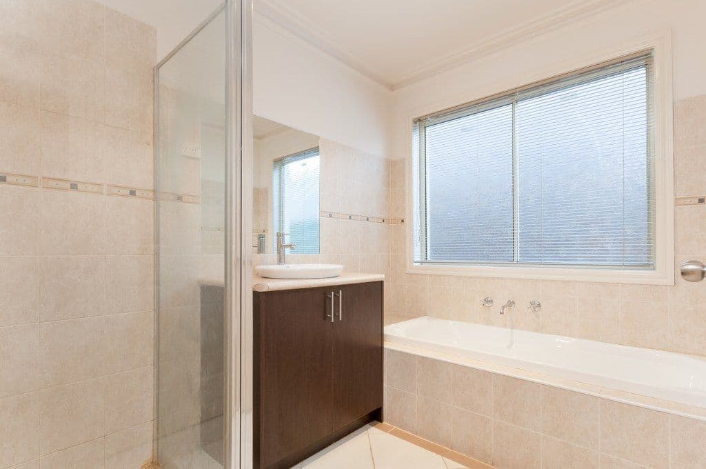 30 Fawkner Lane, CRAIGIEBURN VIC 3064, Craigieburn - Thumbnail 7