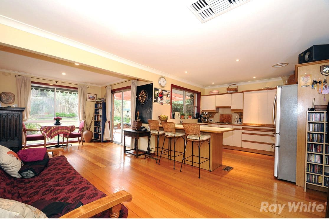 8 Layton Court, GLEN WAVERLEY VIC 3150, Glen Waverley - Thumbnail 2