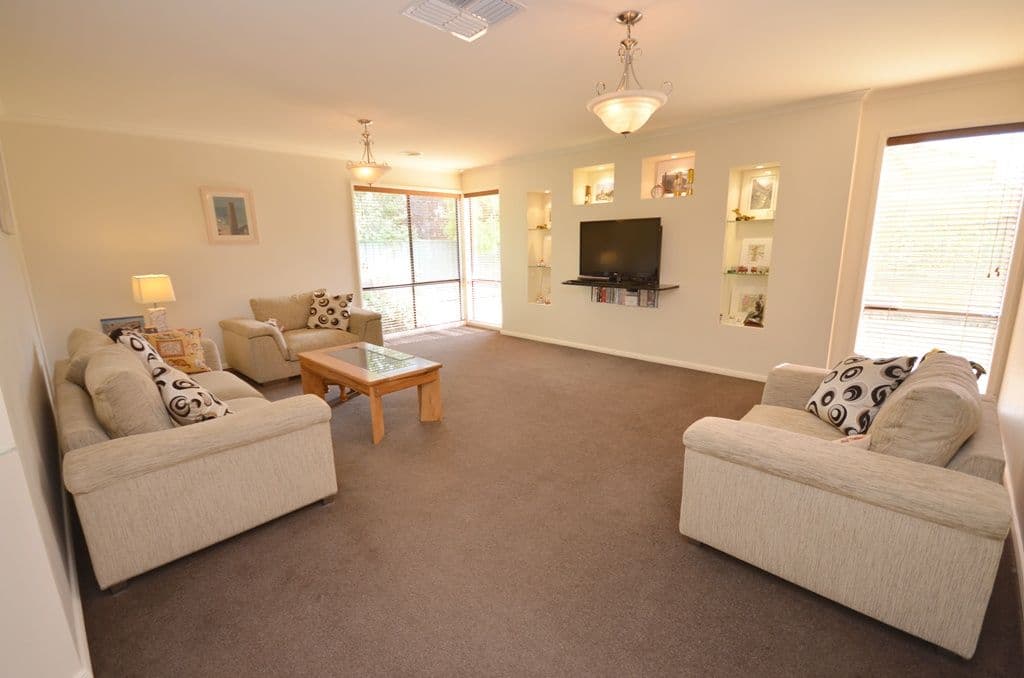 81 Lake Gardens Avenue, LAKE GARDENS VIC 3355, Lake Gardens - Thumbnail 2