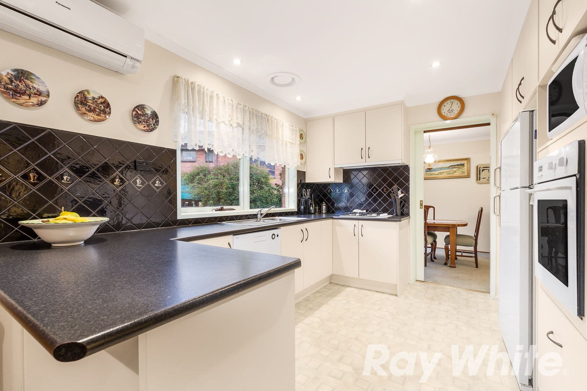 16 Chesterfield Court, Wantirna VIC 3152, Wantirna - Thumbnail 3
