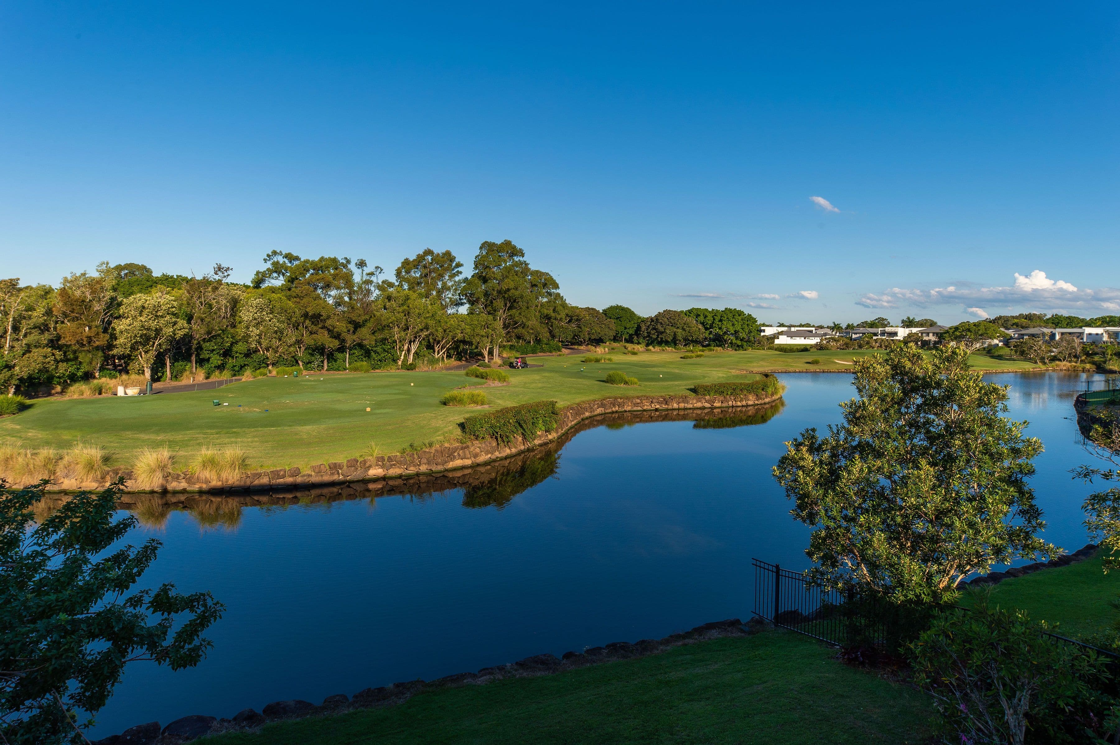 7504 Springfield Drive, Hope Island QLD 4212, Hope Island - Thumbnail 2