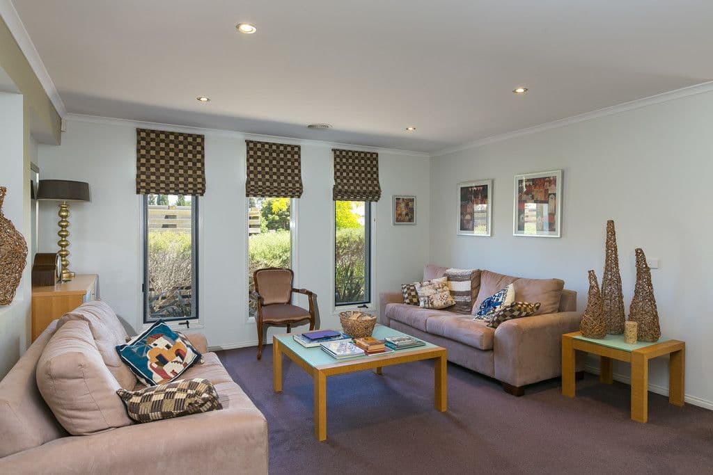4 Acacia Park Drive, Epsom VIC 3551, Epsom - Thumbnail 2
