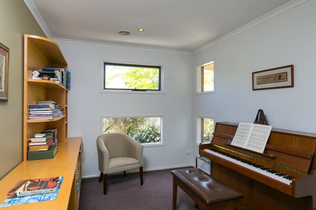 4 Acacia Park Drive, Epsom VIC 3551, Epsom - Thumbnail 5