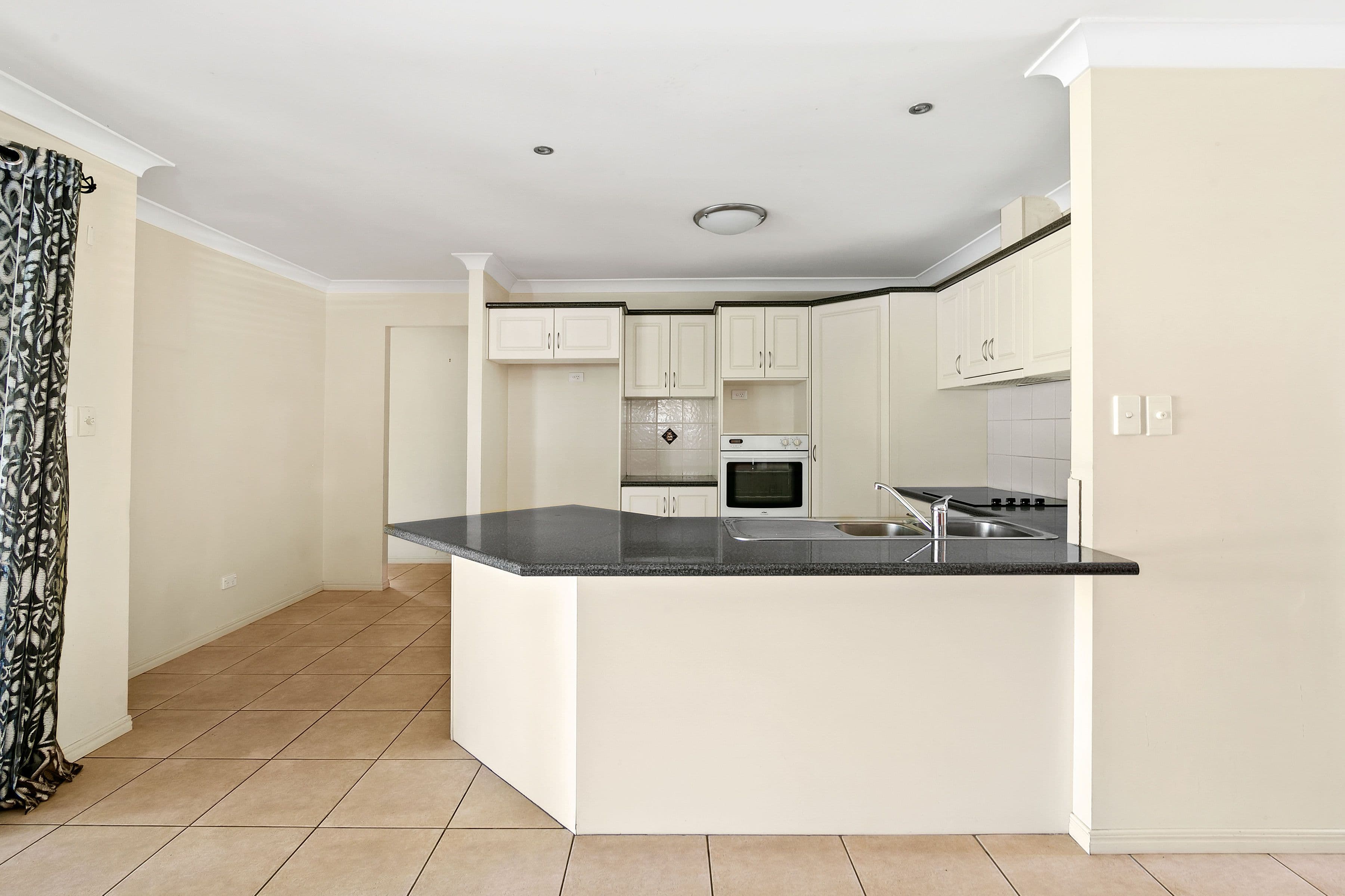 10 Ithaca Way, Forest Lake QLD 4078, Forest Lake - Thumbnail 2