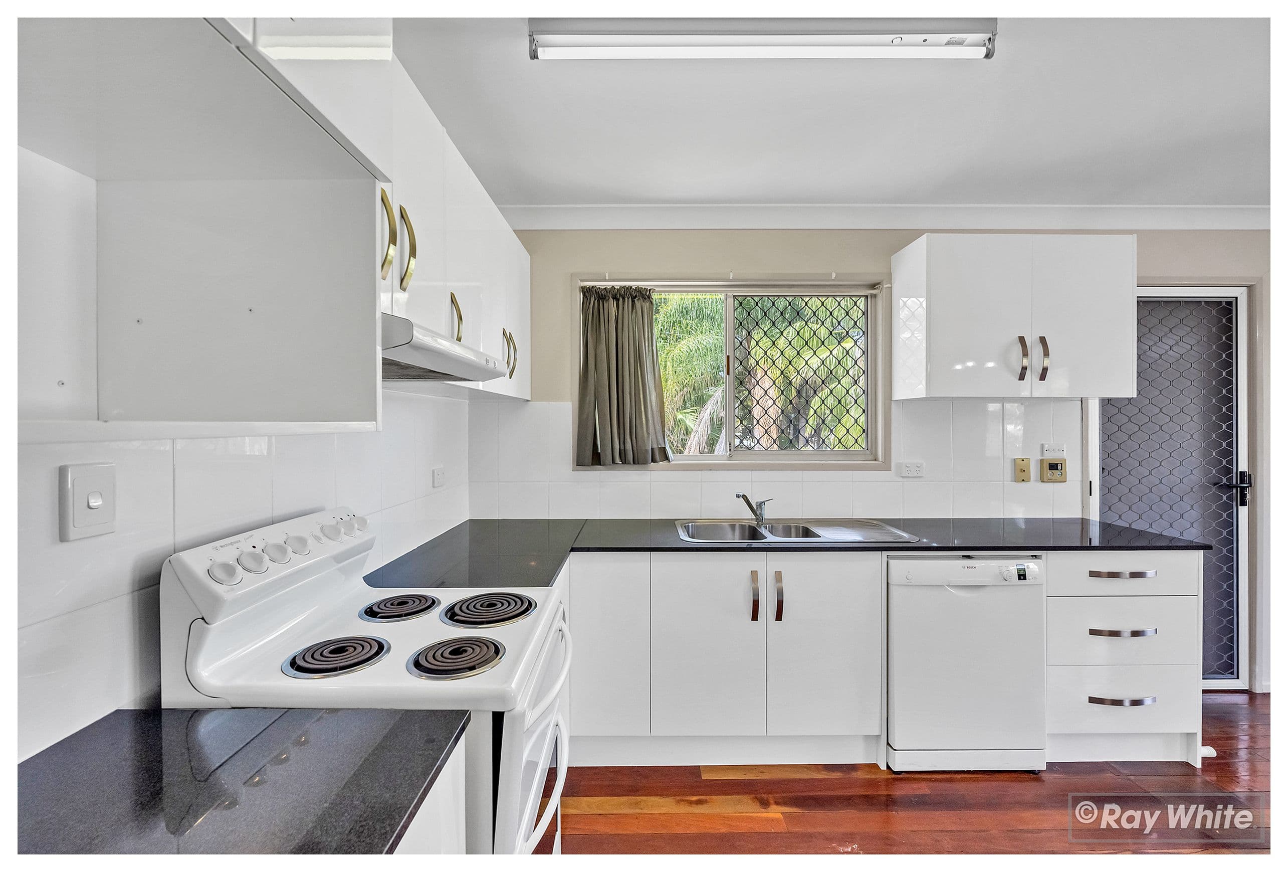 9 Macnevin Street, Norman Gardens QLD 4701, Norman Gardens - Thumbnail 4