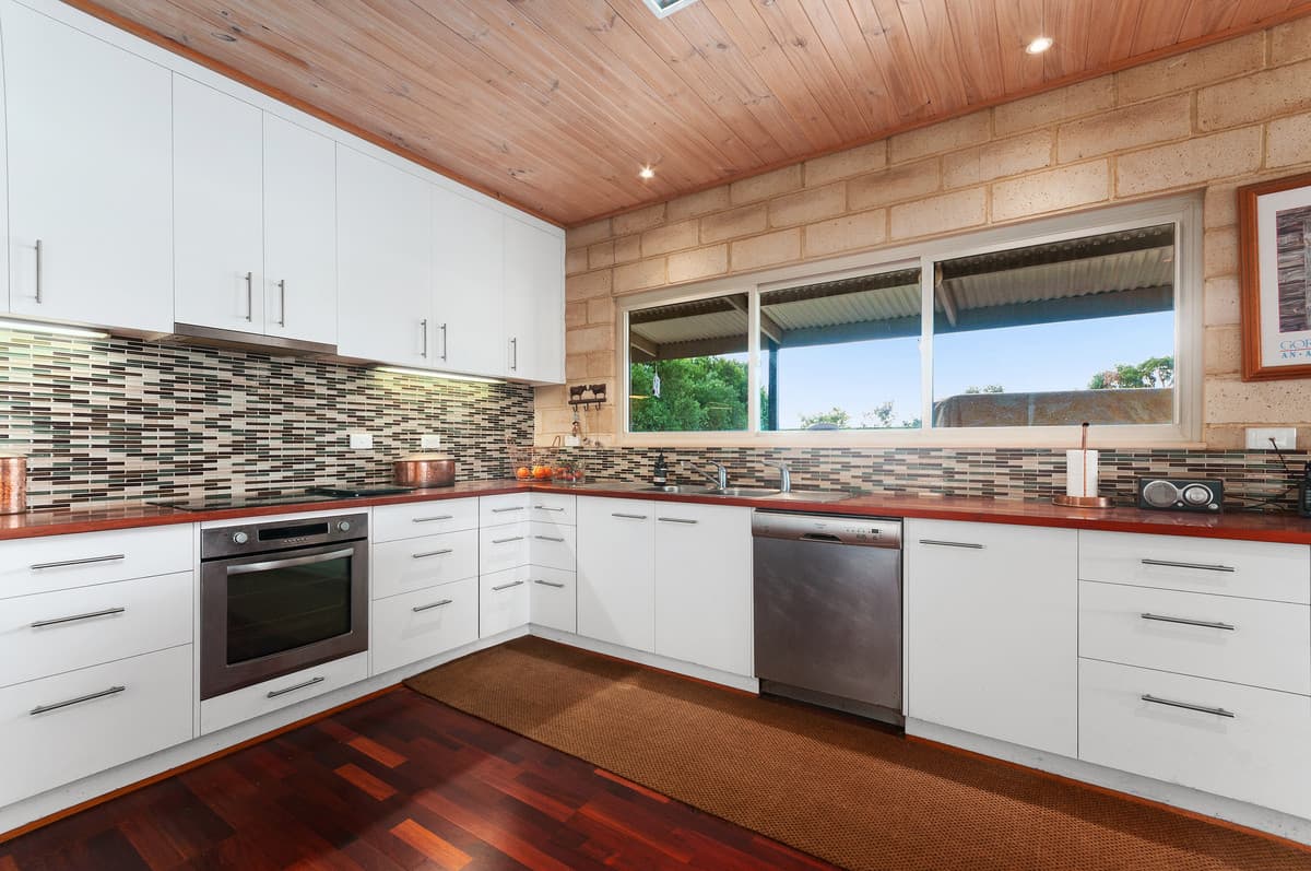 5 Hamilton Place, Mount Waverley, VIC, 3149, Pearsondale - Thumbnail 2