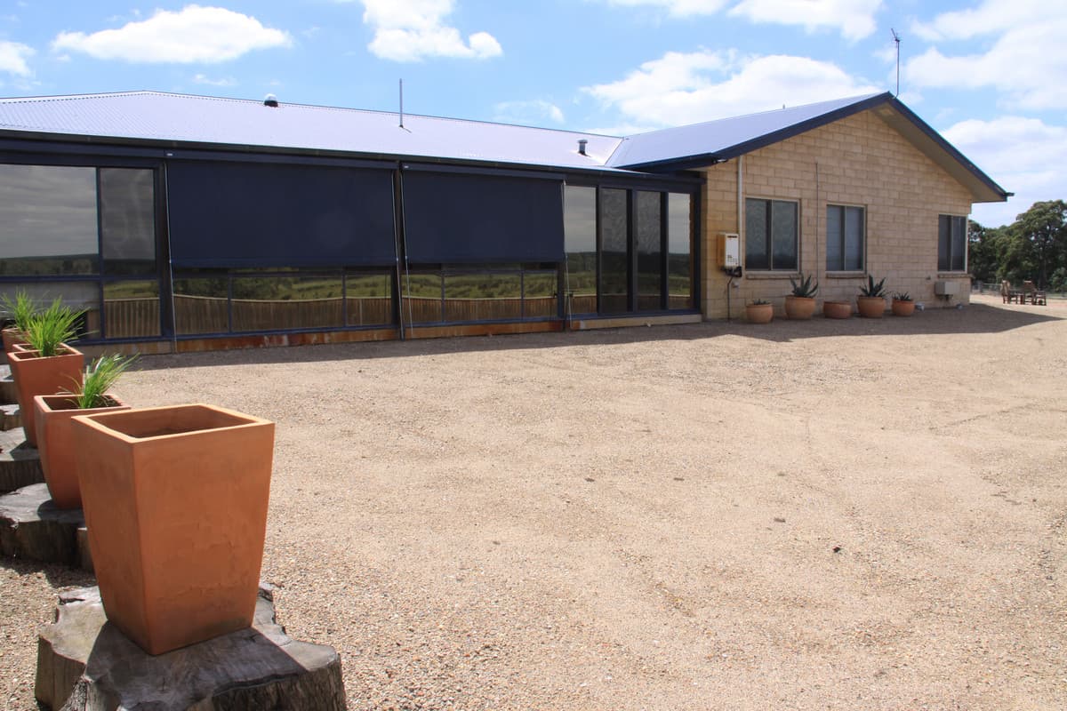 5 Hamilton Place, Mount Waverley, VIC, 3149, Pearsondale - Thumbnail 3
