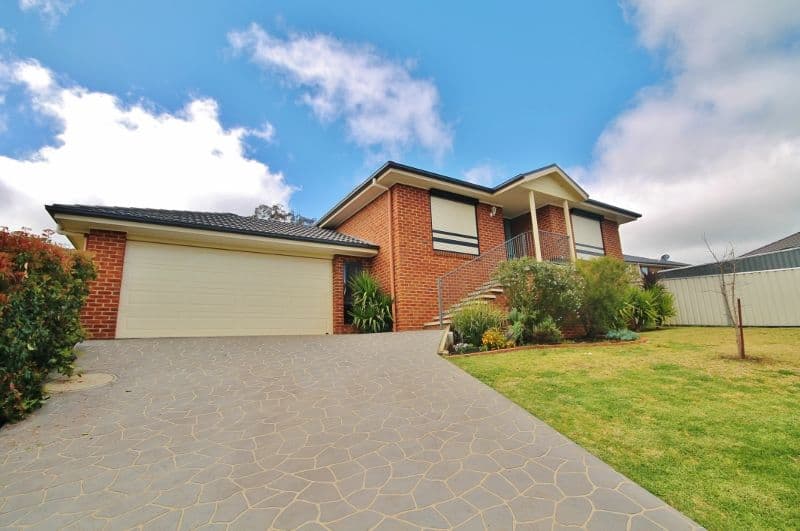 4 Henry Place, YOUNG NSW 2594, Young - Image 1