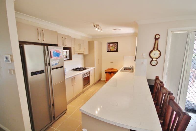 4 Henry Place, YOUNG NSW 2594, Young - Thumbnail 2