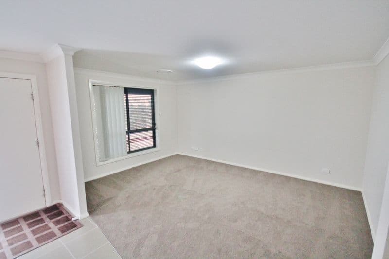 4 Henry Place, YOUNG NSW 2594, Young - Thumbnail 3