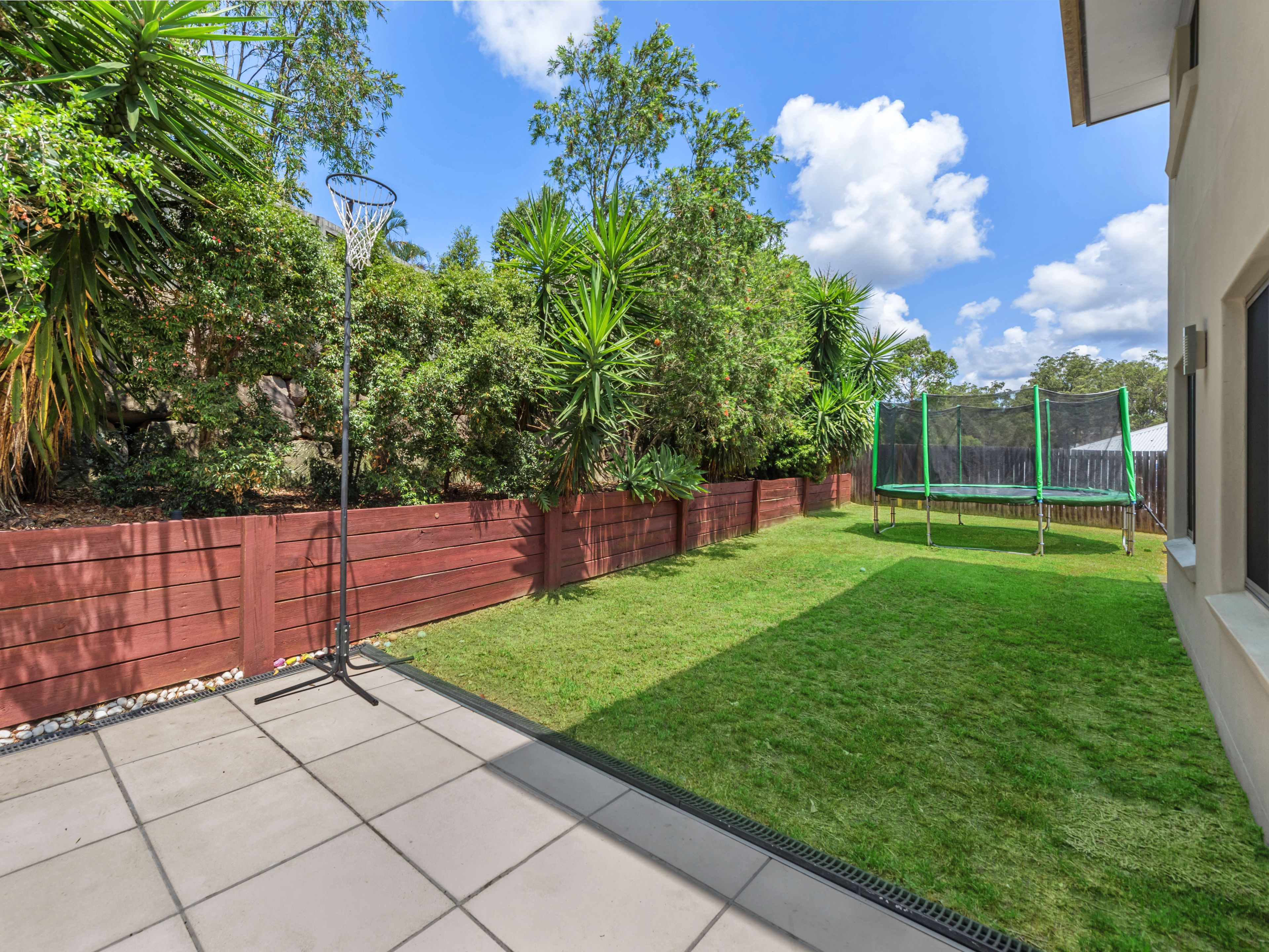 8 Lee Close, Albany Creek QLD 4035, Albany Creek - Thumbnail 2