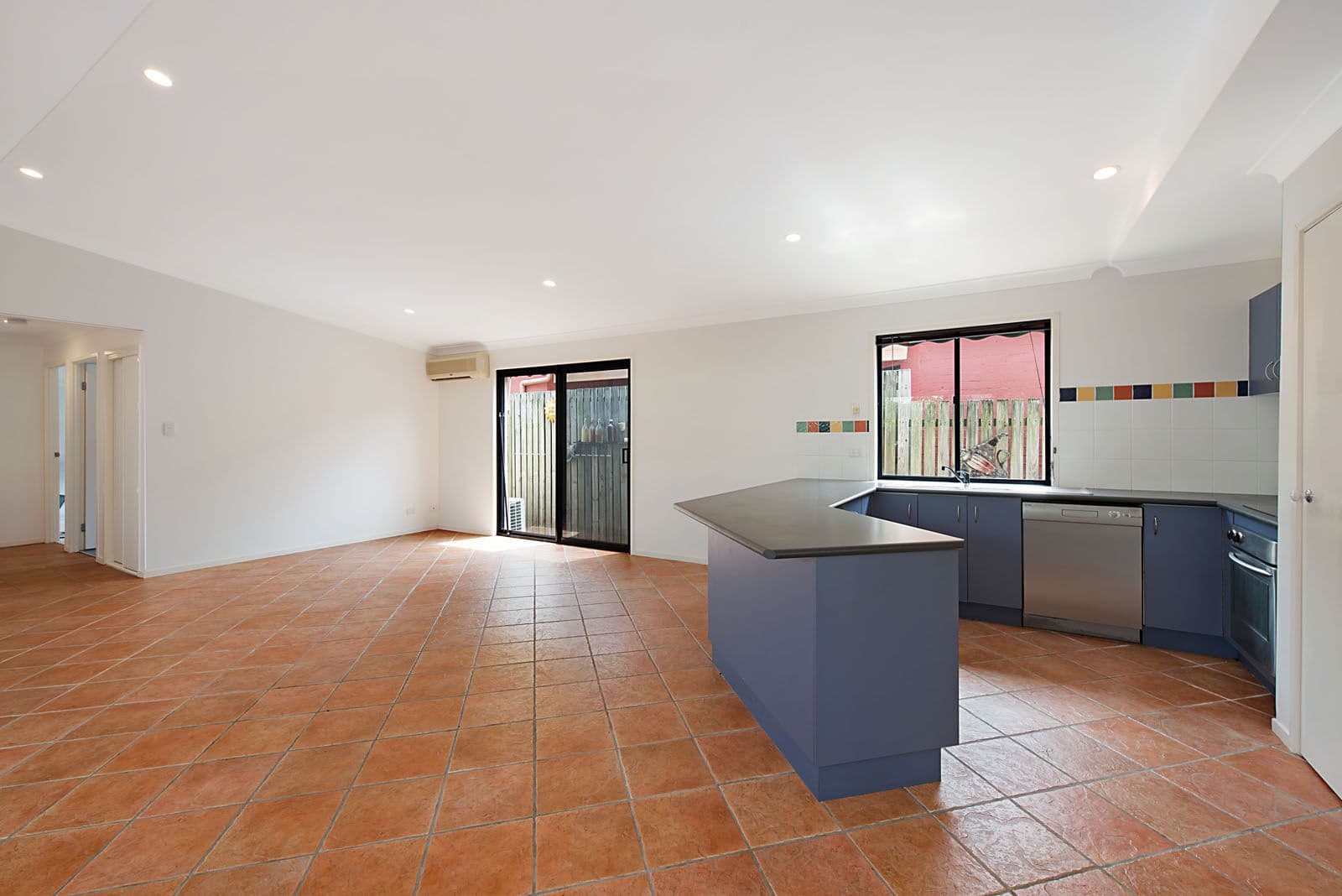 207 Long Street East, Graceville QLD 4075, Graceville - Thumbnail 3