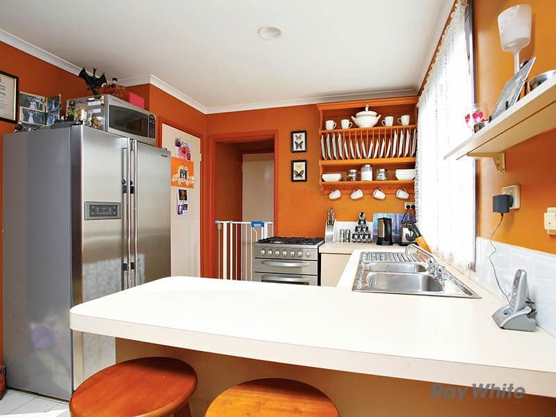 37 Broome Crescent, CRANBOURNE NORTH VIC 3977, Cranbourne North - Thumbnail 3