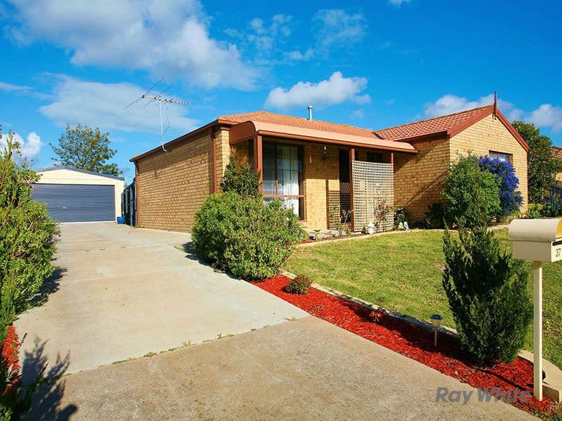 37 Broome Crescent, CRANBOURNE NORTH VIC 3977, Cranbourne North - Thumbnail 8