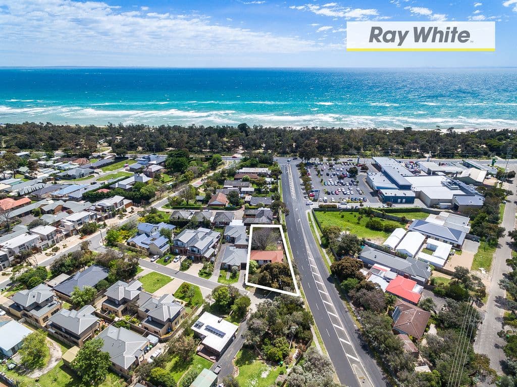 4 Wilfred Street, Rosebud VIC 3939, Rosebud - Thumbnail 2