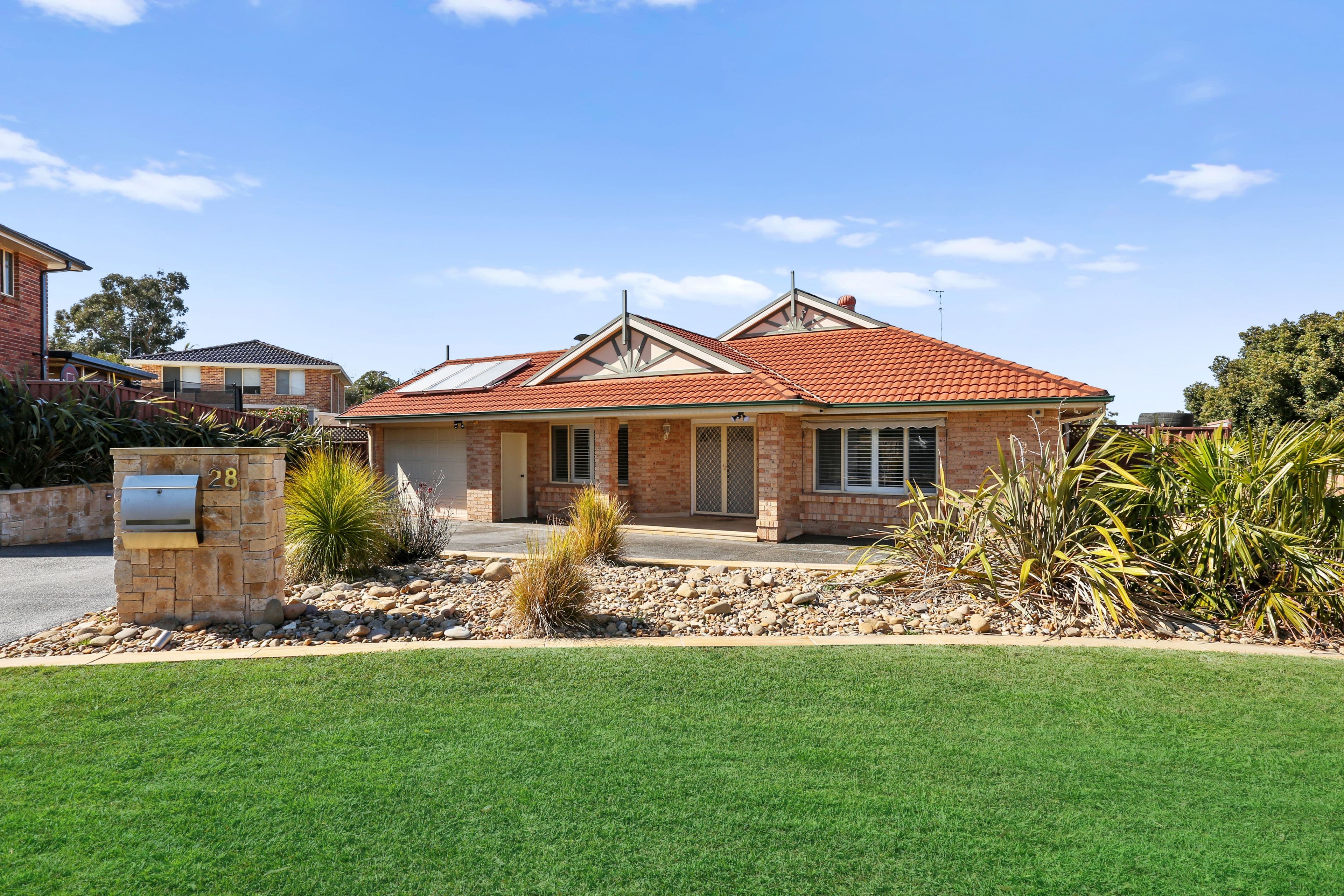 28 Lawson Place, Barden Ridge - Image 1