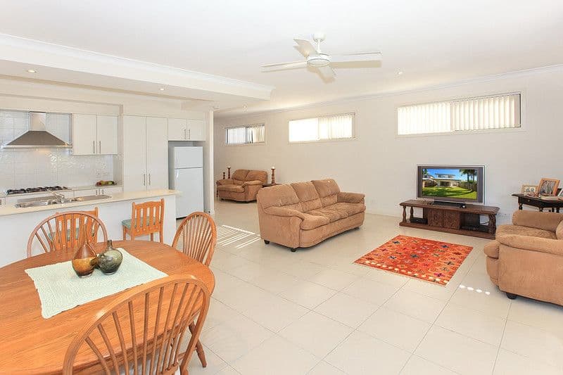 32 Aster Street, CANNON HILL QLD 4170, Cannon Hill - Thumbnail 2