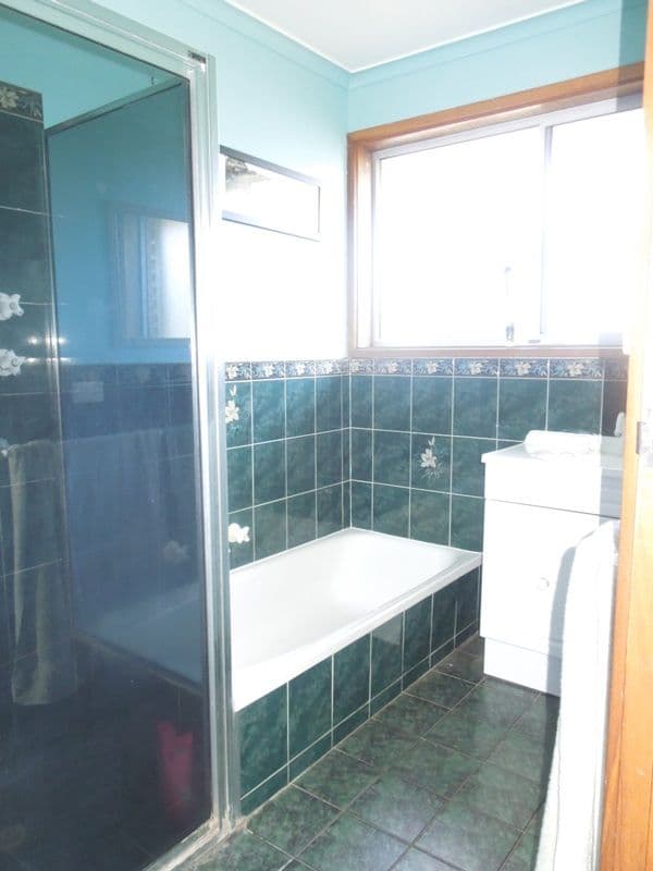 24 Brigalow Crescent, MOUNT GAMBIER SA 5290, Mount Gambier - Thumbnail 7