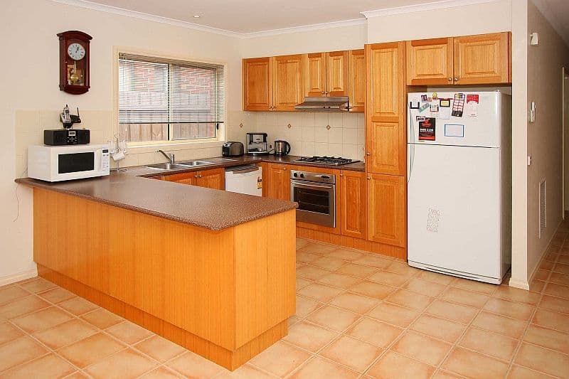 4 Pretty Valley Grove, SOUTH MORANG VIC 3752, South Morang - Thumbnail 2
