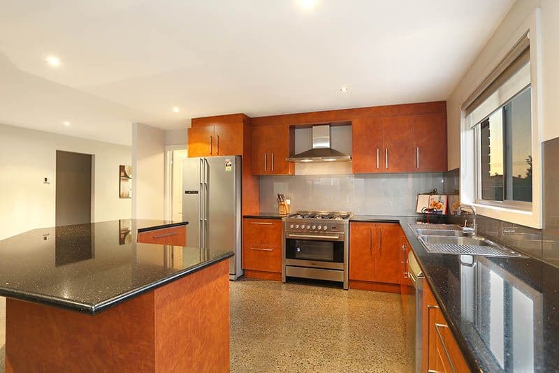 16 Highbury Drive, HILLSIDE VIC 3037, Hillside - Thumbnail 2