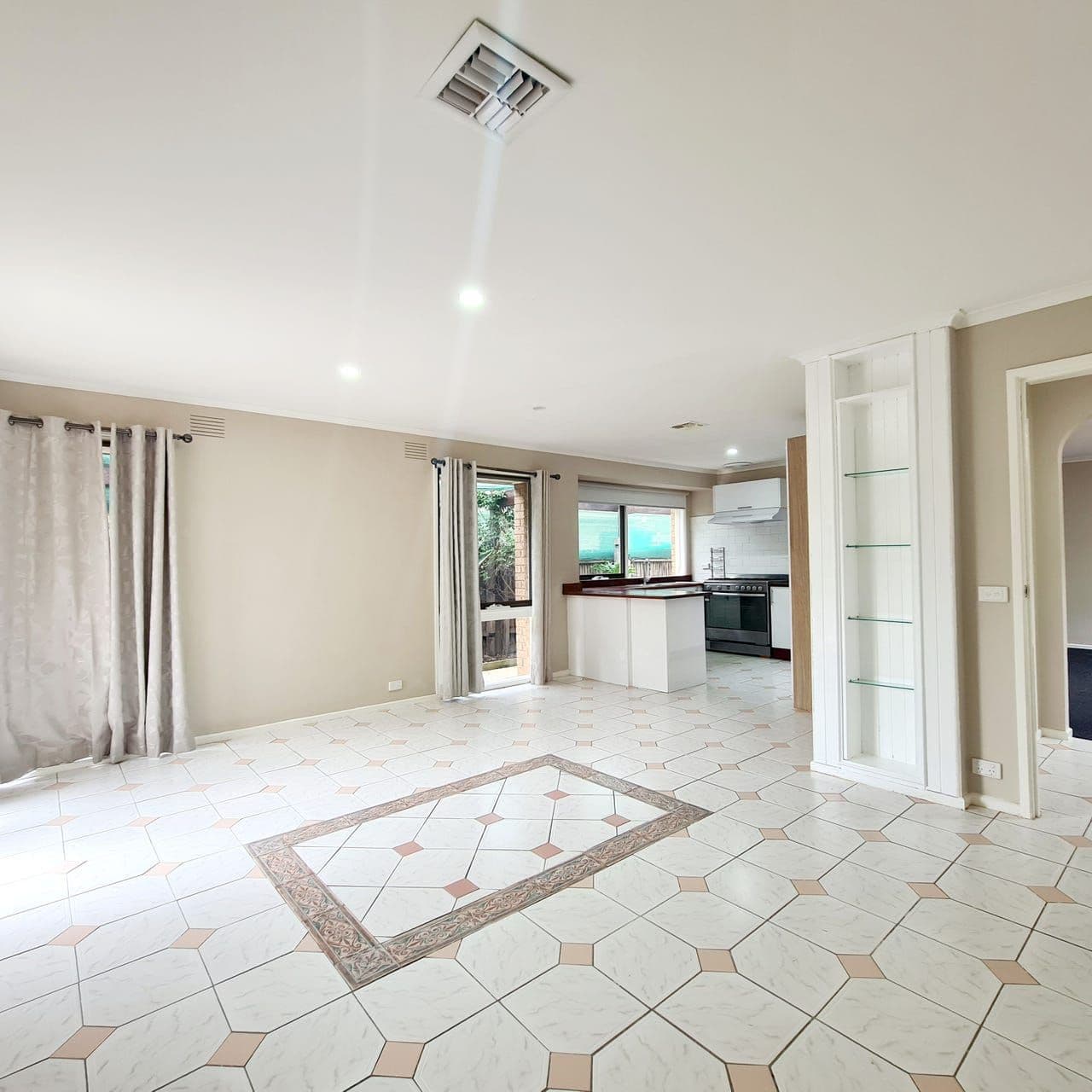 19 Derwent Road, Werribee VIC 3030, Werribee - Thumbnail 5