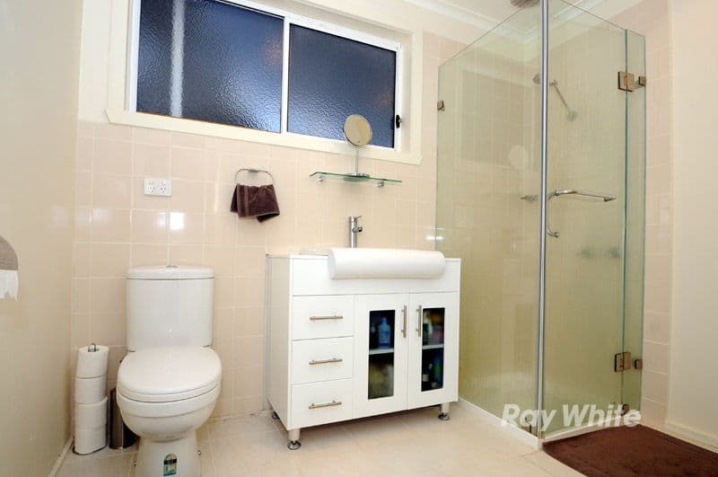 4 Aisbett Avenue, WANTIRNA SOUTH VIC 3152, Wantirna South - Thumbnail 4