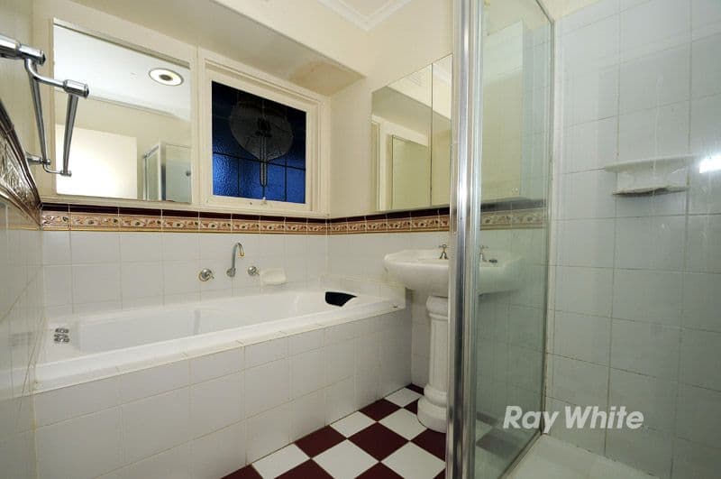 4 Aisbett Avenue, WANTIRNA SOUTH VIC 3152, Wantirna South - Thumbnail 5