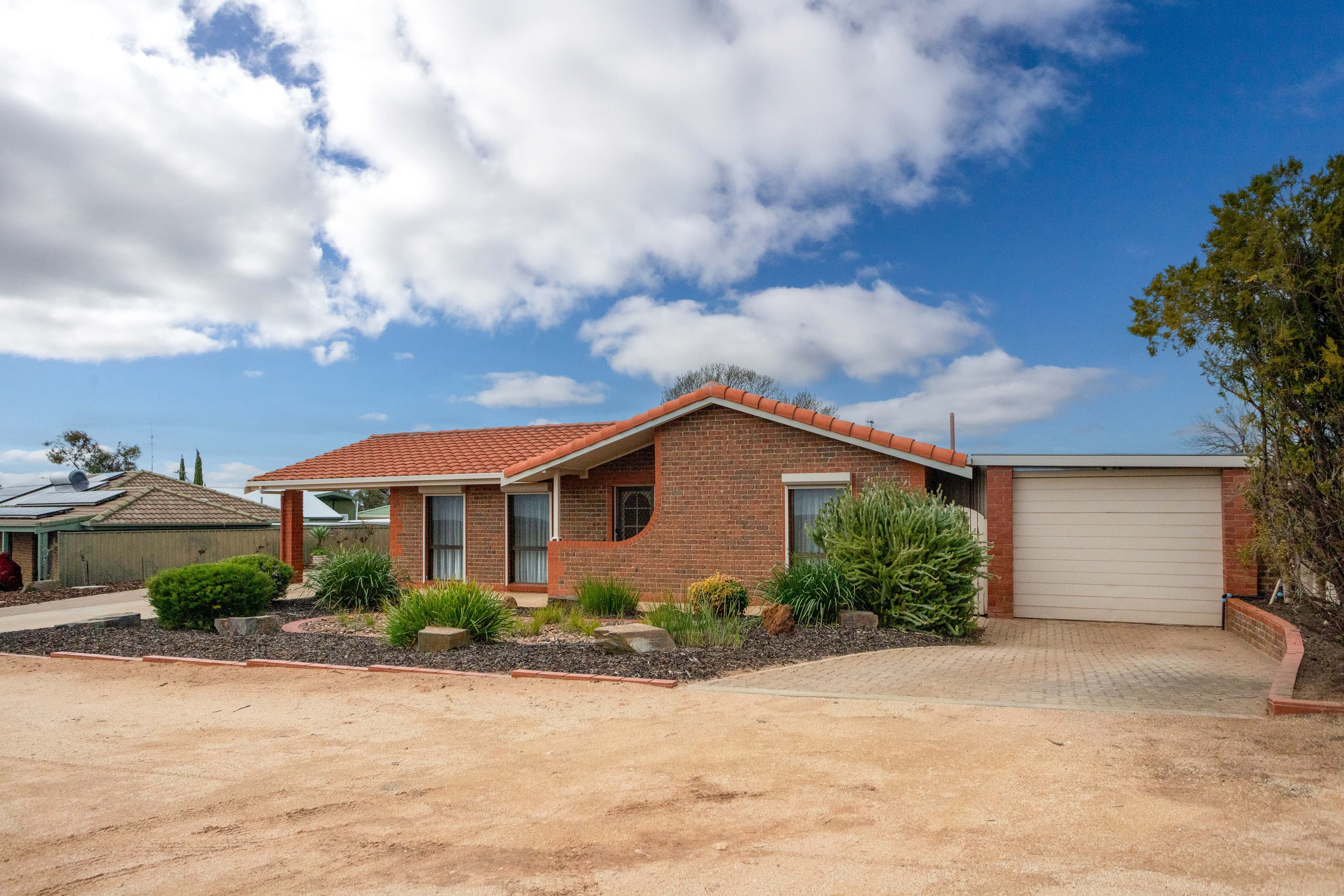 26 Thiele Avenue, Loxton SA 5333, Loxton - Thumbnail 2