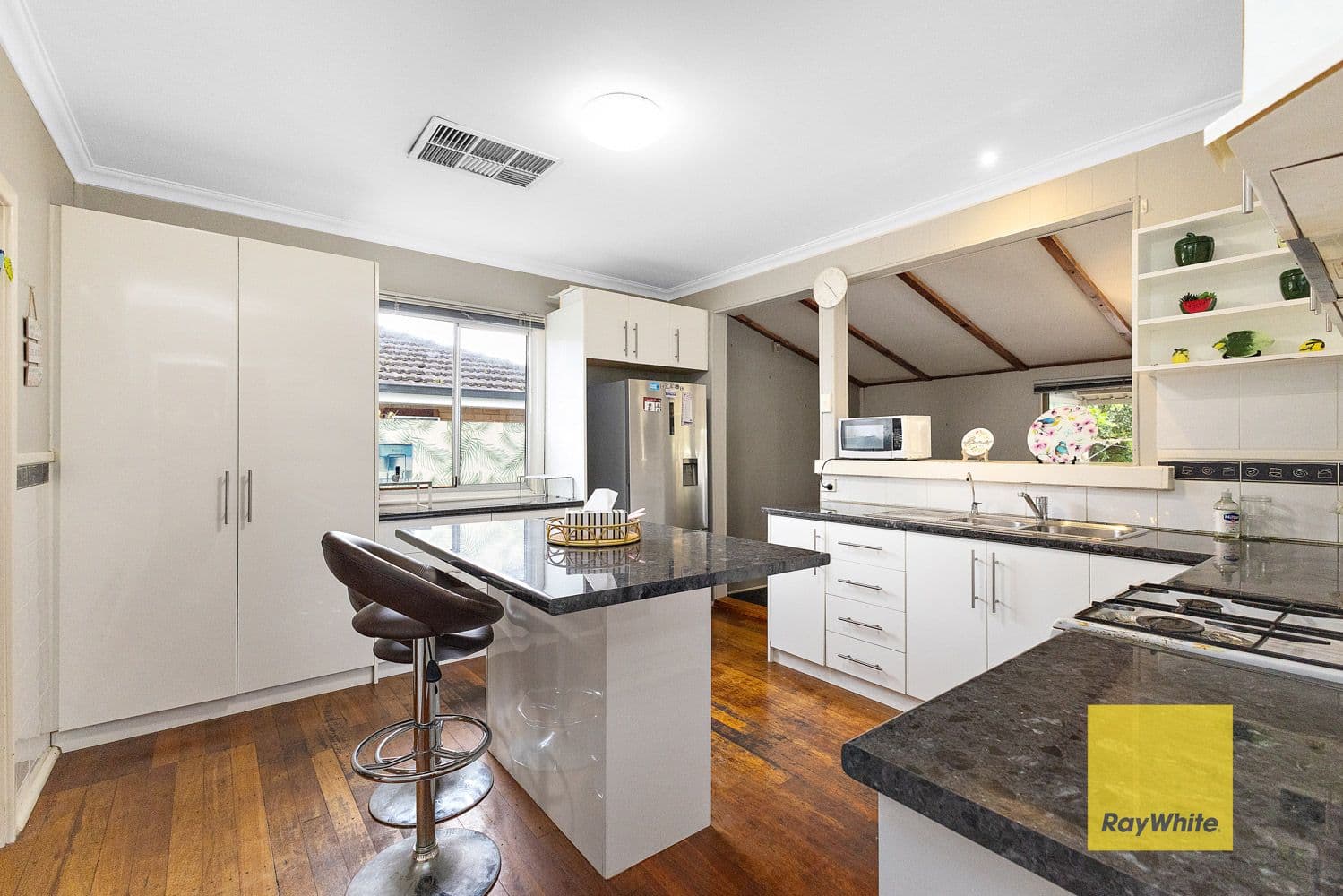 65 Russell Street, East Cannington WA 6107, East Cannington - Thumbnail 2