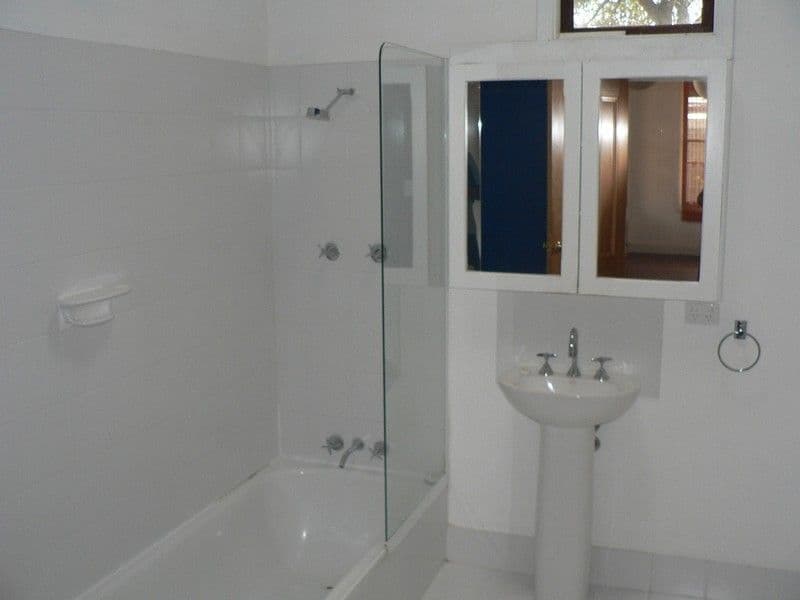 54 Central Avenue, BEACONSFIELD WA 6162, Beaconsfield - Thumbnail 3