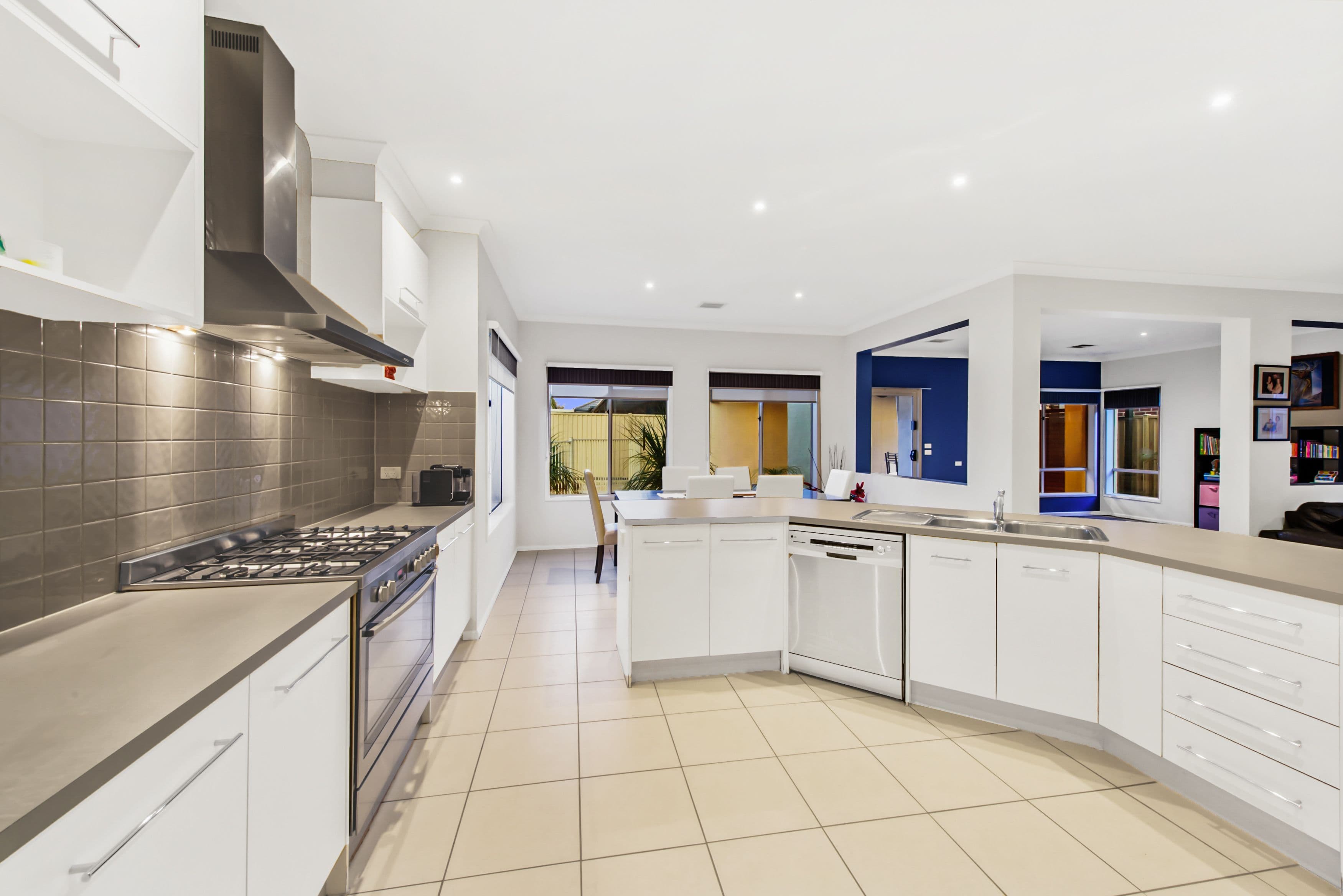 14 Landcox Way, Caroline Springs VIC 3023, Caroline Springs - Thumbnail 4