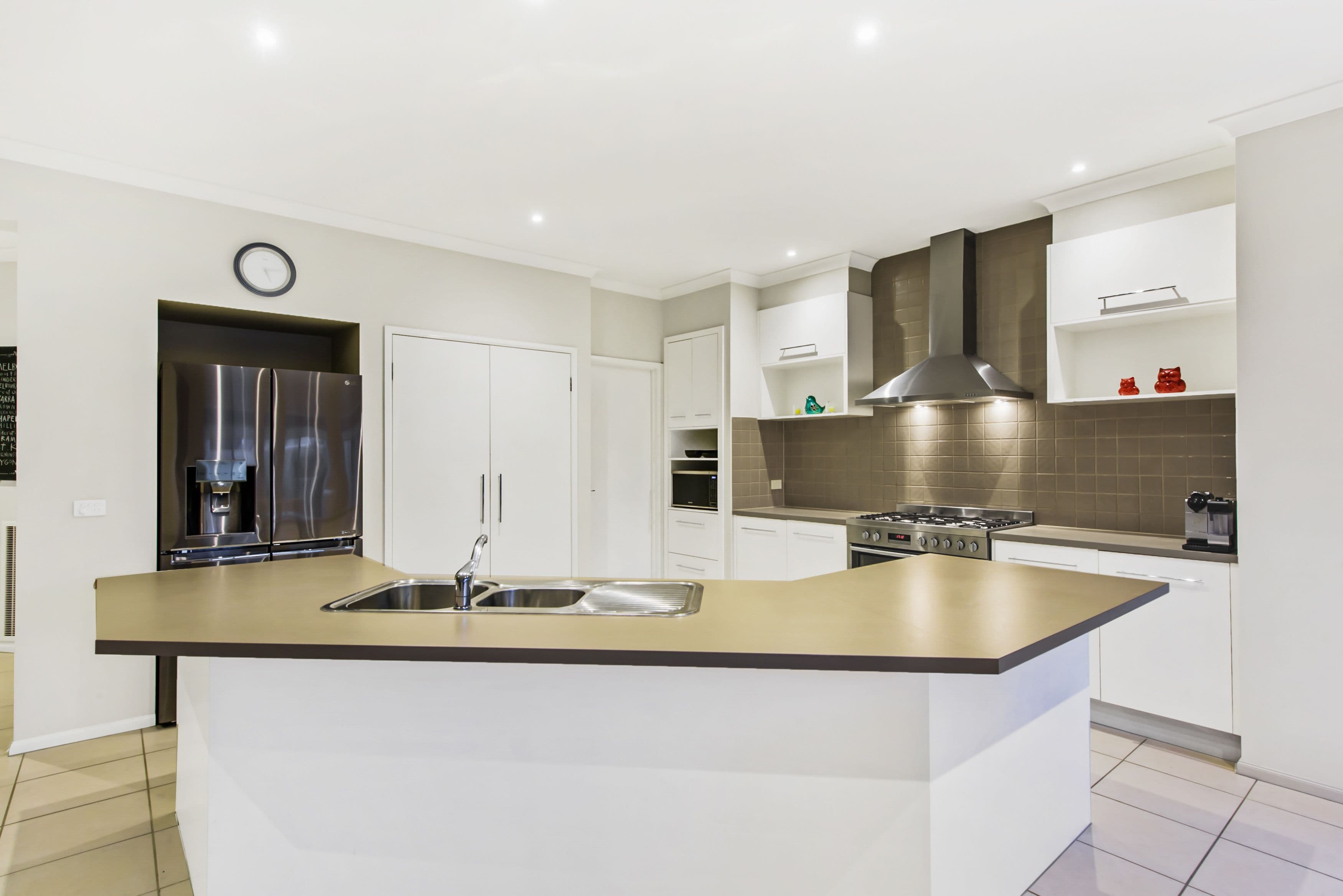 14 Landcox Way, Caroline Springs VIC 3023, Caroline Springs - Thumbnail 5