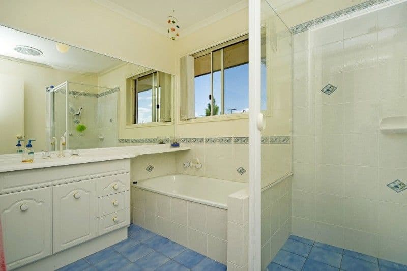 33 Maui Crescent, OXENFORD QLD 4210, Oxenford - Thumbnail 8