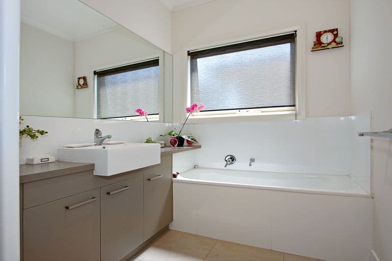 20 Van Ness Avenue, MORNINGTON VIC 3931, Mornington - Thumbnail 4