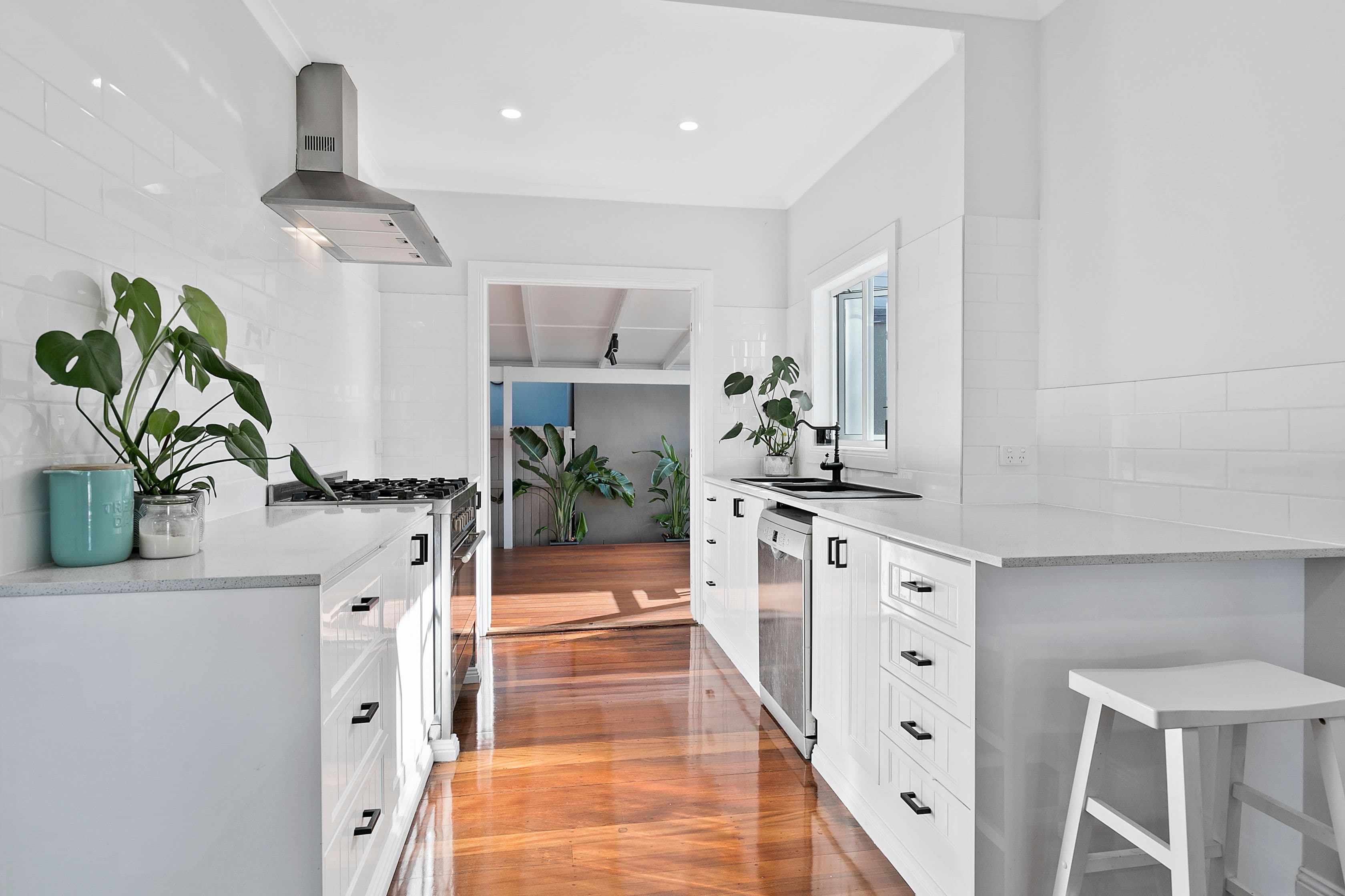 90 Worthing Street, Wynnum QLD 4178, Wynnum - Image 1