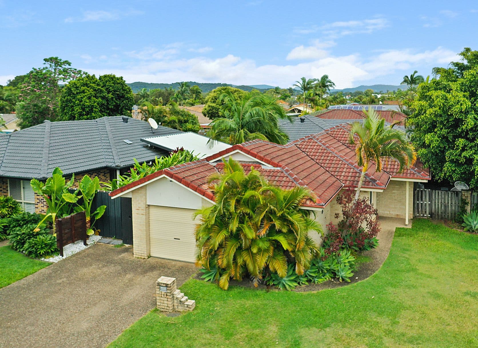 10 Thornleigh Crescent, Varsity Lakes QLD 4227, Varsity Lakes - Image 1