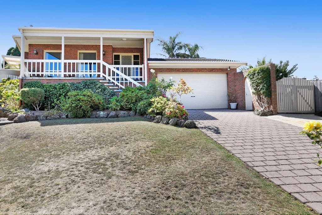 14 Huntly Close, Highton VIC 3216, Highton - Thumbnail 2