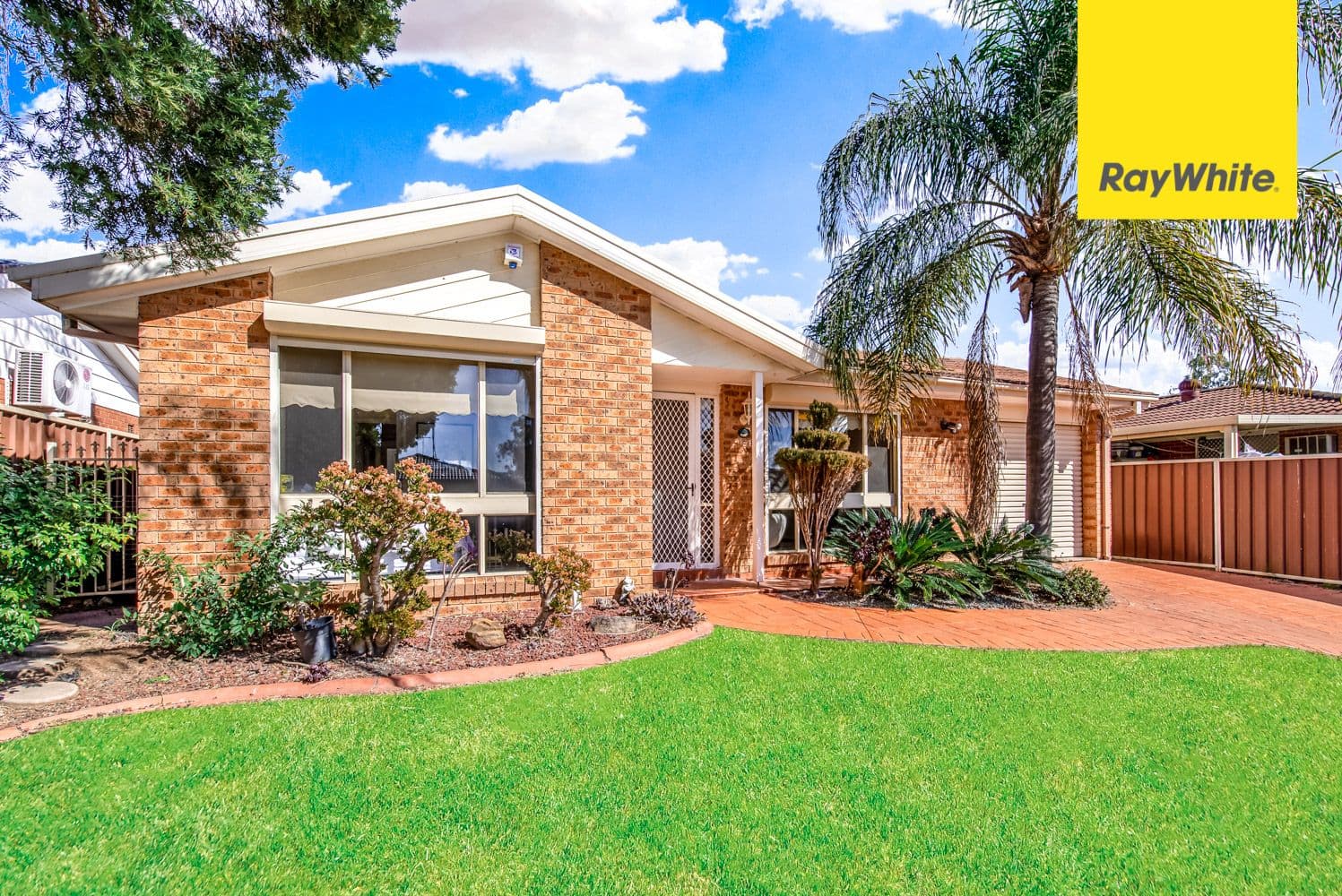 18 Stedham Grove, Oakhurst - Image 1