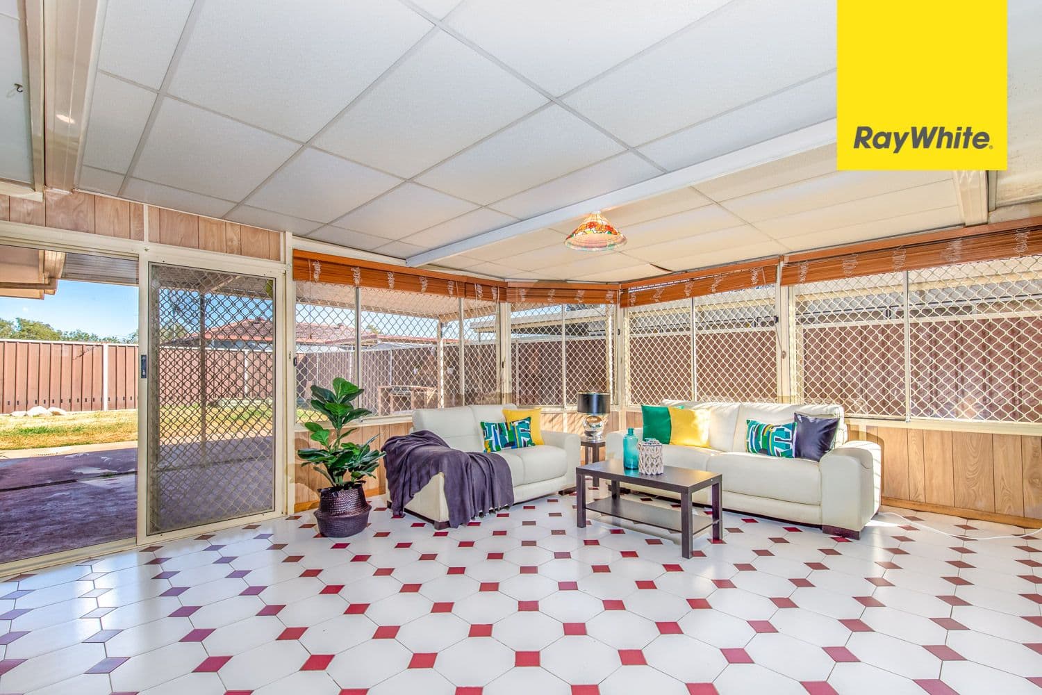 18 Stedham Grove, Oakhurst - Thumbnail 5