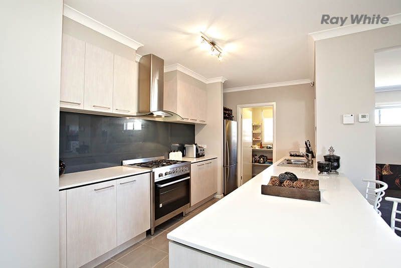 3 Coolum Street, POINT COOK VIC 3030, Point Cook - Thumbnail 2