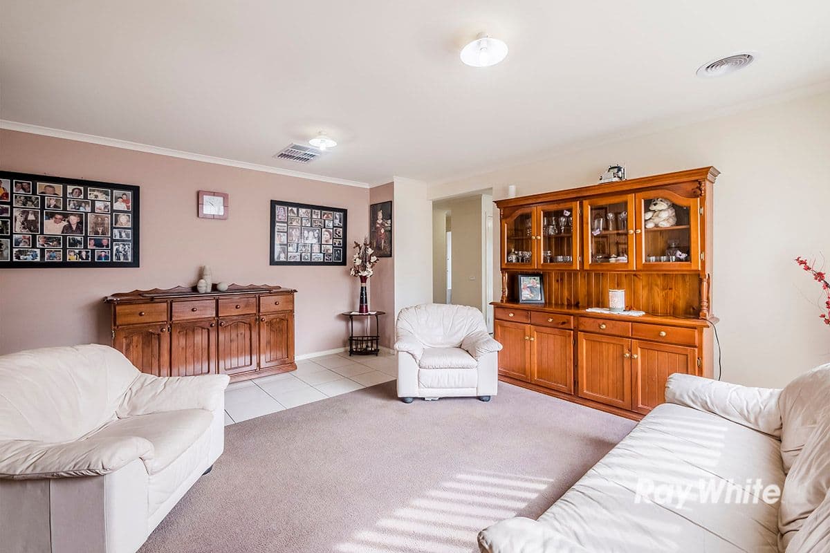 12 Carnavon Street, Cranbourne East VIC 3977, Cranbourne East - Thumbnail 4