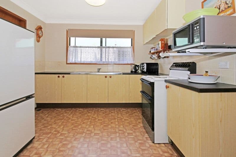 16 Wyoming Avenue, BURRILL LAKE NSW 2539, Burrill Lake - Thumbnail 2