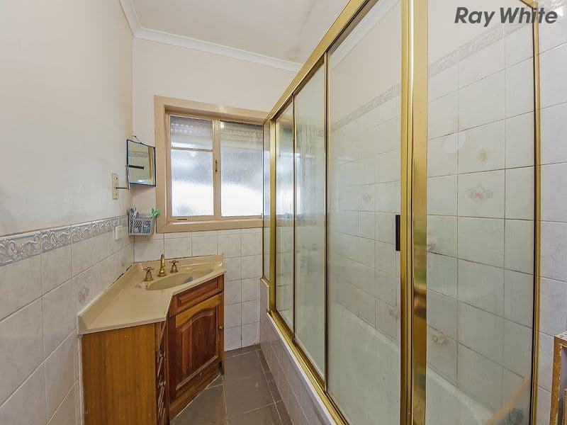 124 Main Road East, St Albans VIC 3021, St Albans - Thumbnail 4