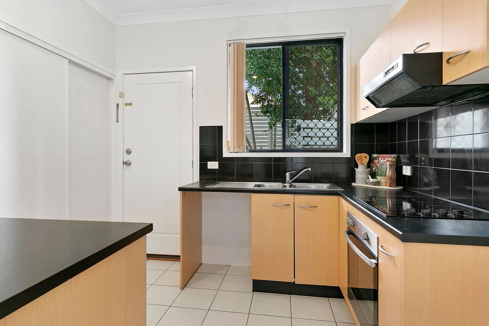4 Clydesdale Avenue, Annerley QLD 4103, Annerley - Thumbnail 5