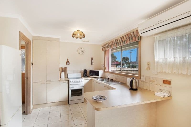 7 Rowan Court, CARRUM DOWNS VIC 3201, Carrum Downs - Thumbnail 2