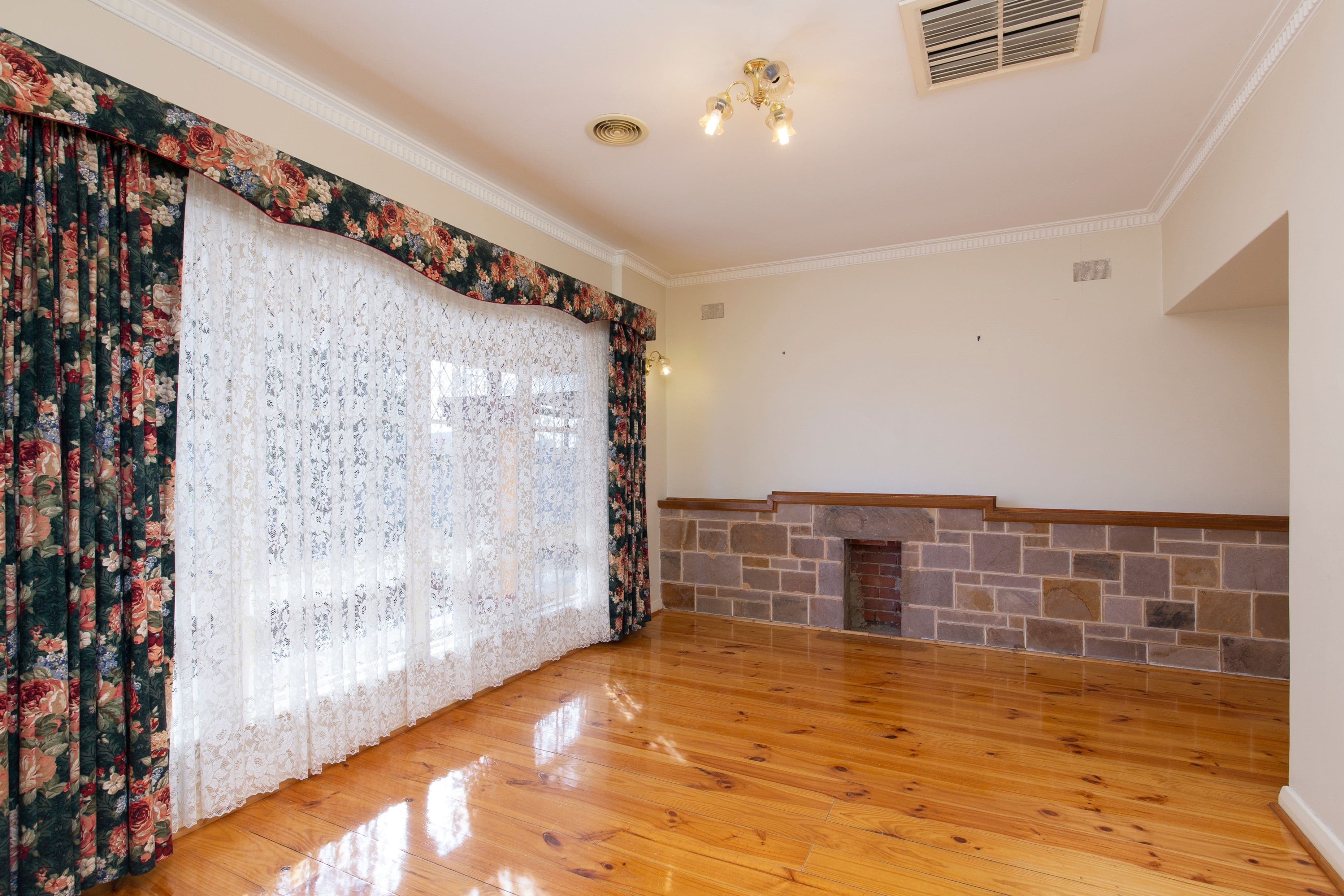 13 Filmer Avenue, Glengowrie SA 5044, Glengowrie - Thumbnail 3
