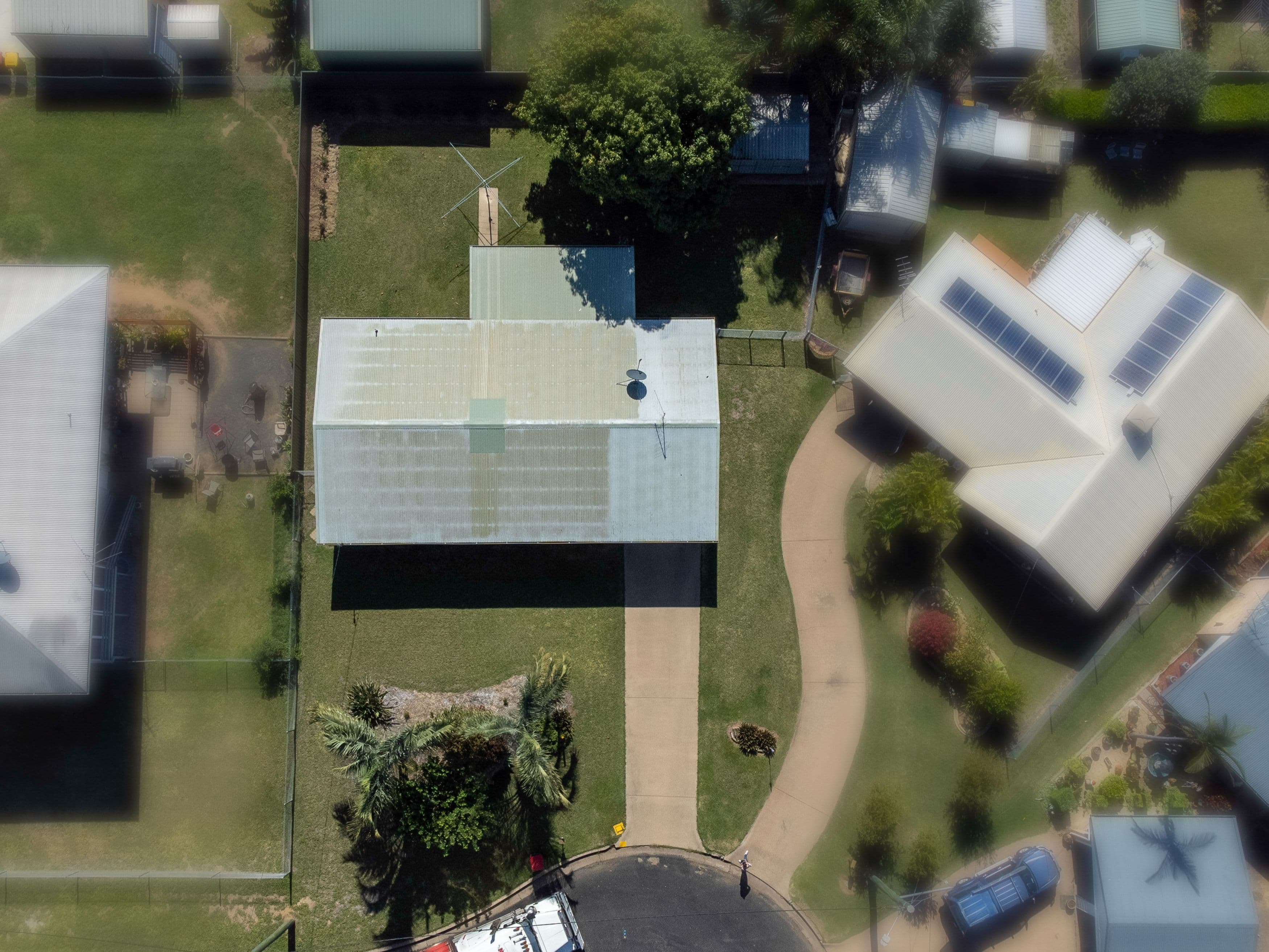 2 Barbara Court, Emerald QLD 4720, Emerald - Thumbnail 2